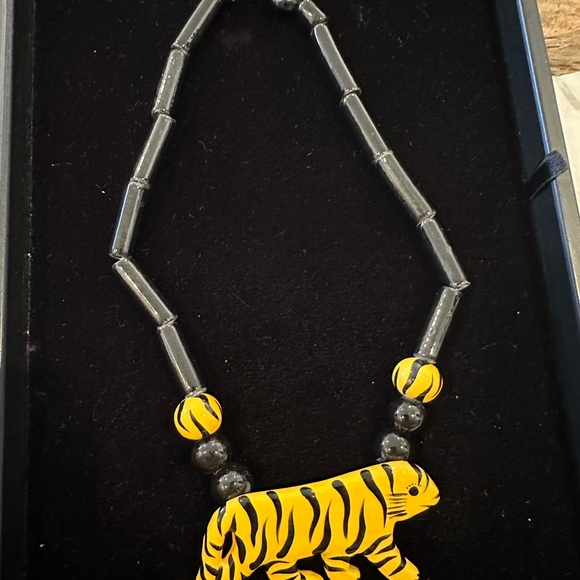 Ceramic Tiger Necklace - Picture 4 of 7